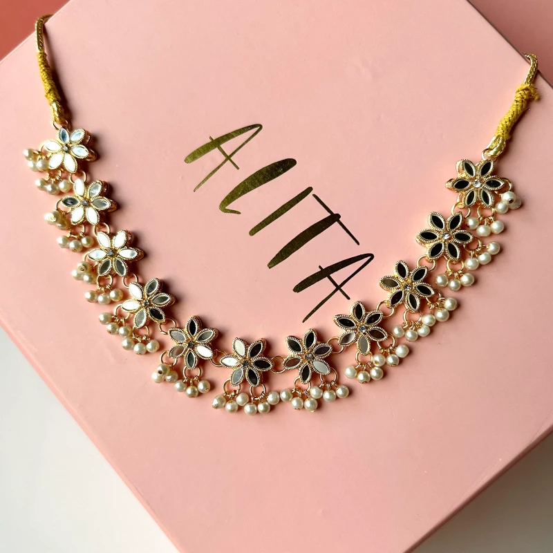 Phool Necklace (Golden)
