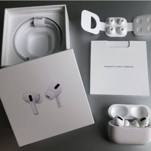 AIRPODS PRO 2 IN WHITE HIGH QUALITY WIRELESS CHARGING CASE WITH FREE SILICON CASE
